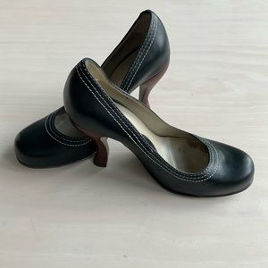 Fluevog Paris Black with detailed stitching Size 8.5